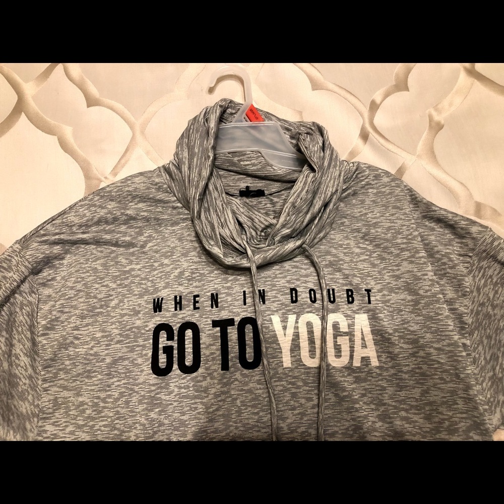 Yoga pullover - Picture 2 of 2